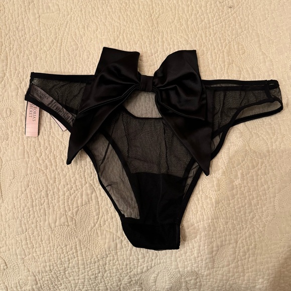 BNWT VICTORIA’S SECRET BLACK BOW BRA AND PANTY SET - Picture 3 of 4